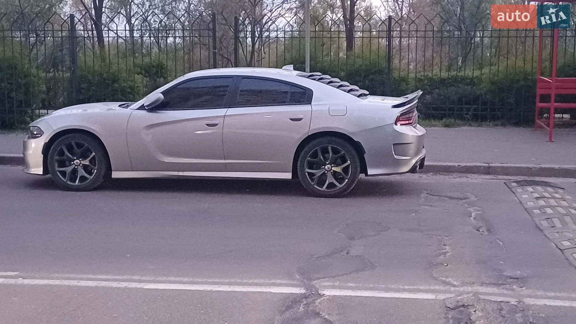 2017 Dodge Charger - мініатюра 12