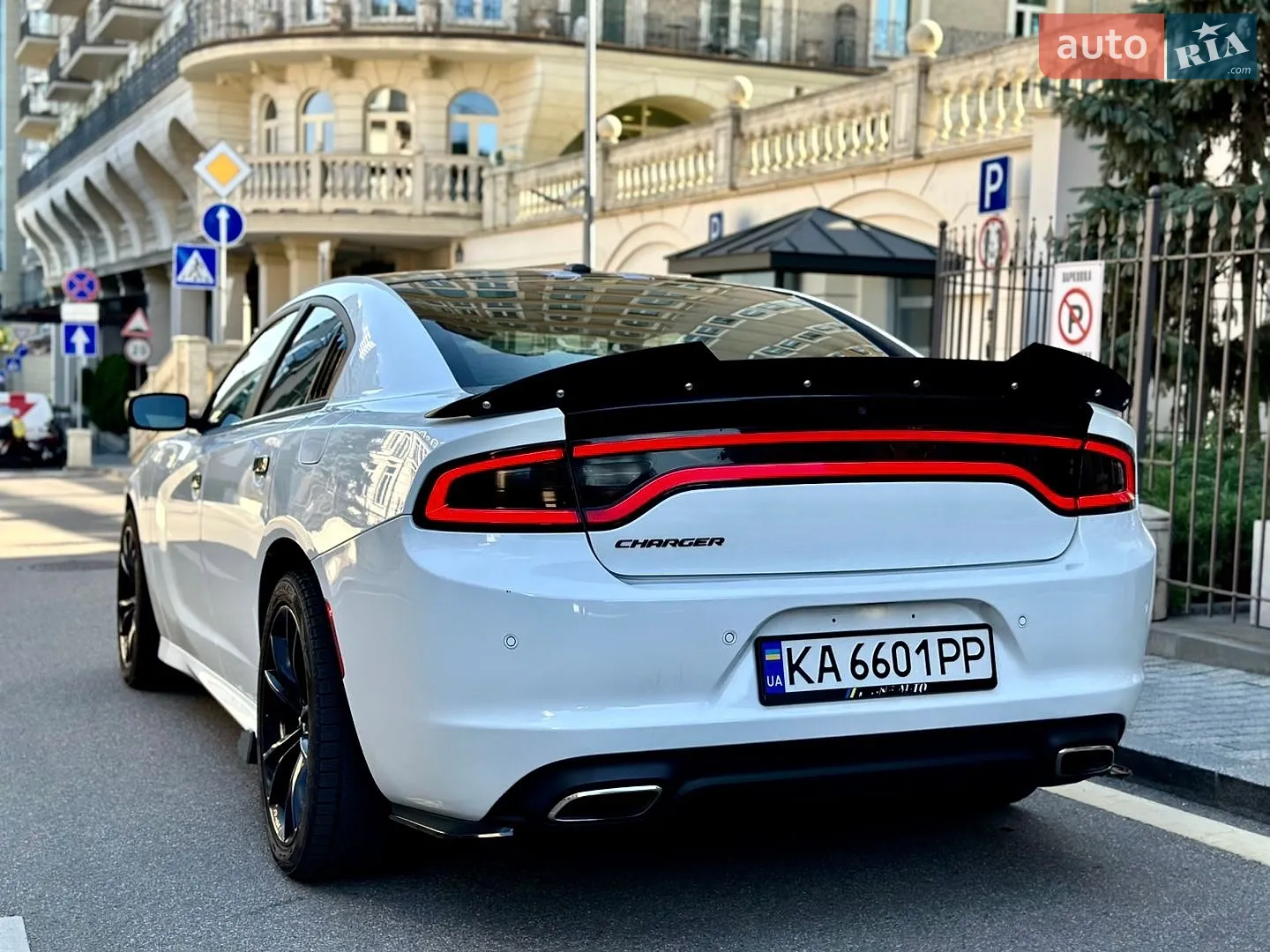 2018 Dodge Charger - мініатюра 13