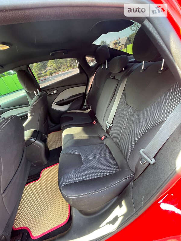 Седан Dodge Dart 2015 в Коломиї