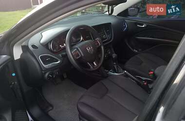 Седан Dodge Dart 2013 в Саврані