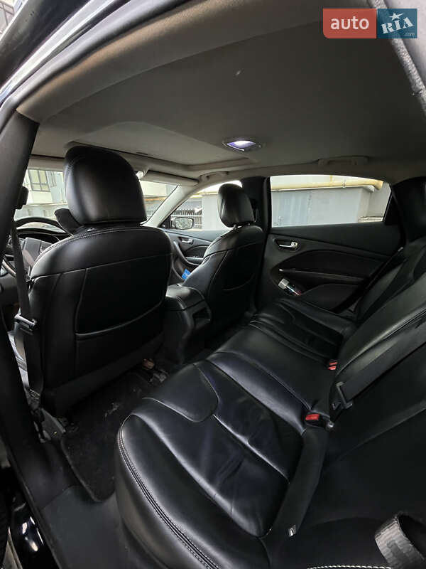 Седан Dodge Dart 2014 в Івано-Франківську