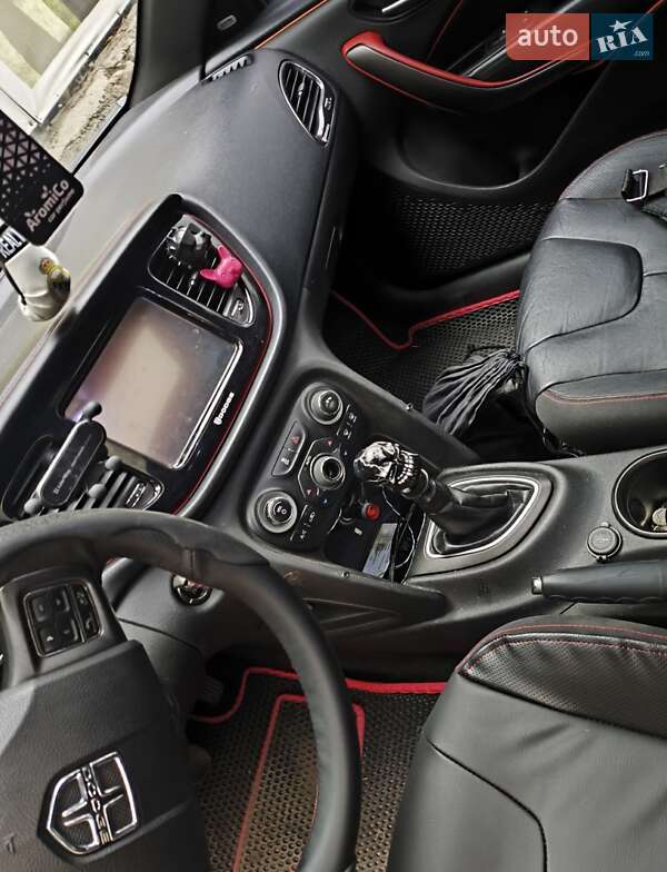 Седан Dodge Dart 2013 в Черкасах