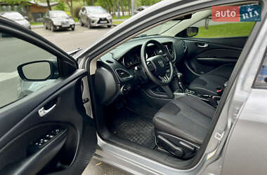 Седан Dodge Dart 2015 в 