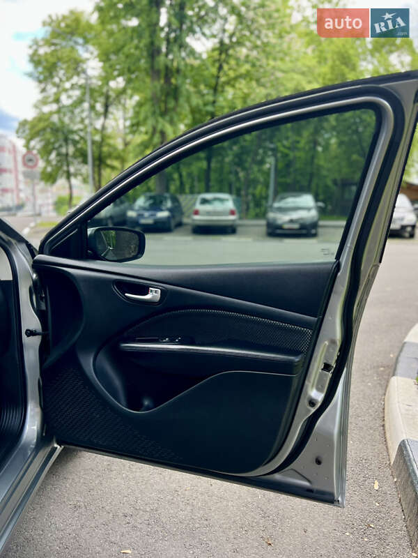 Седан Dodge Dart 2015 в Харкові