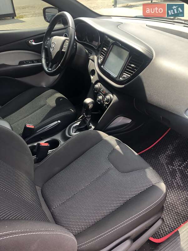 Седан Dodge Dart 2016 в Львове