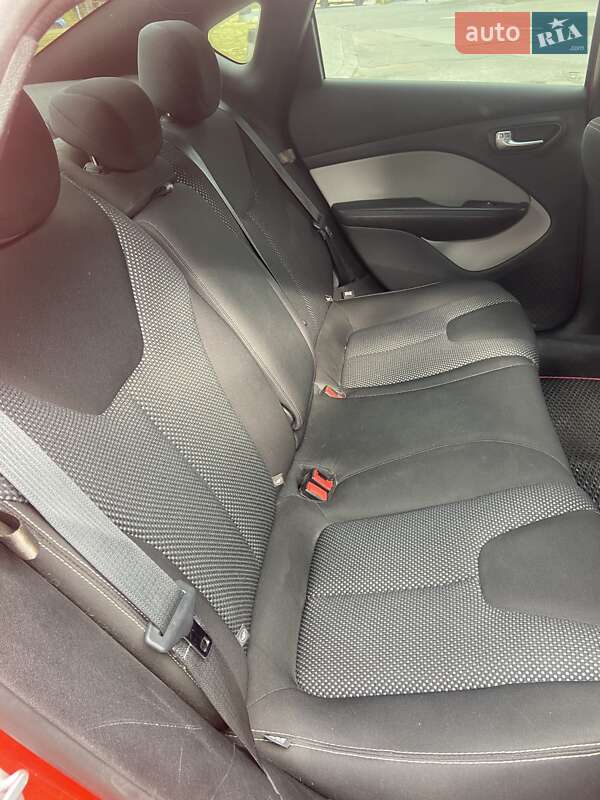 Седан Dodge Dart 2016 в Львове