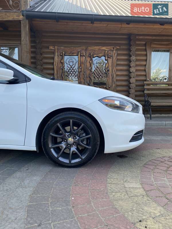 Седан Dodge Dart 2015 в Львові