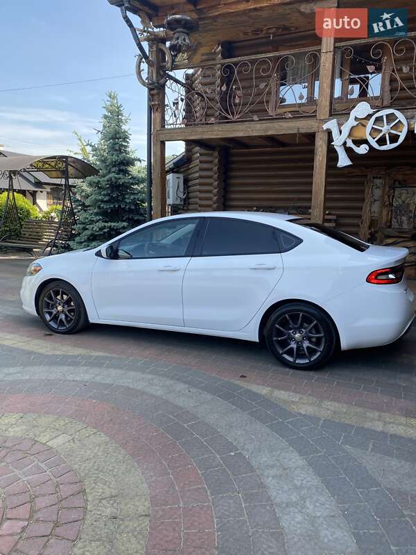 Седан Dodge Dart 2015 в Львові