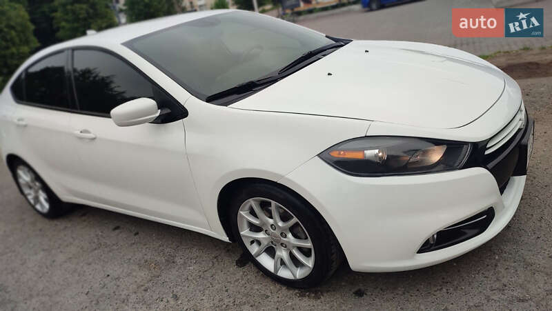 Седан Dodge Dart 2013 в Дубні