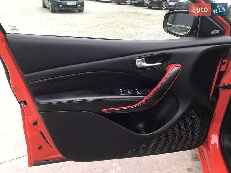 Седан Dodge Dart 2015 в Львове