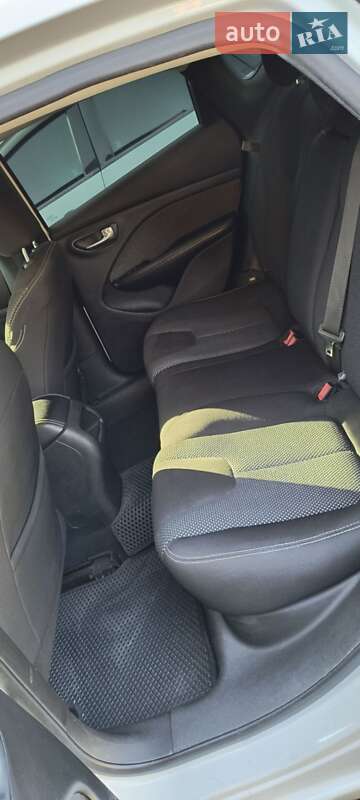 Седан Dodge Dart 2015 в Кривому Розі
