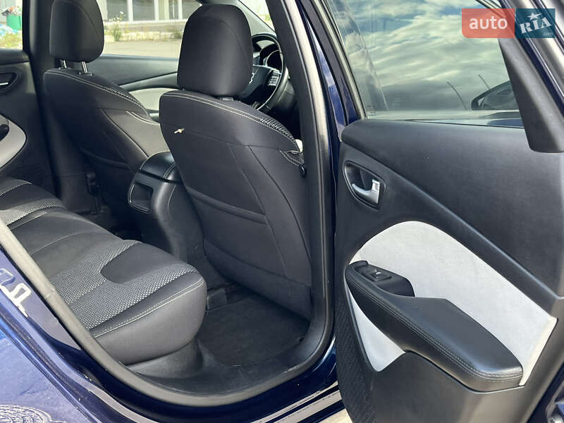 Седан Dodge Dart 2015 в Мені