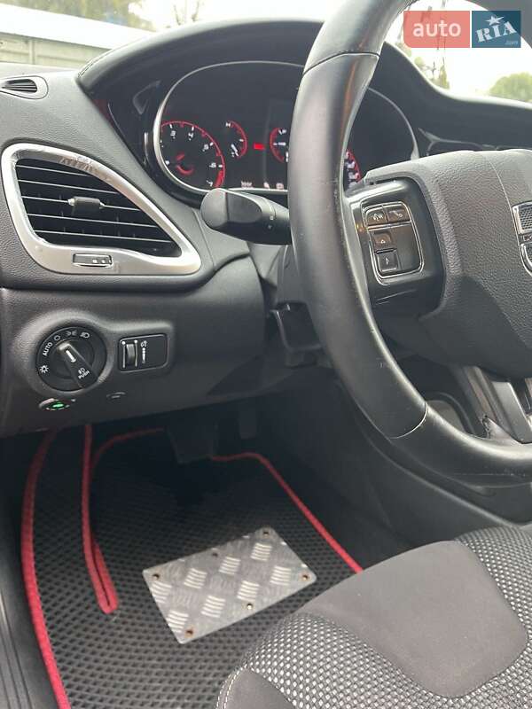 Седан Dodge Dart 2014 в Киеве