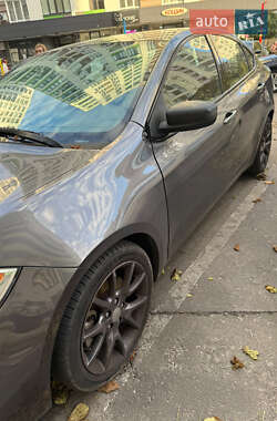 Седан Dodge Dart 2015 в Вишневом