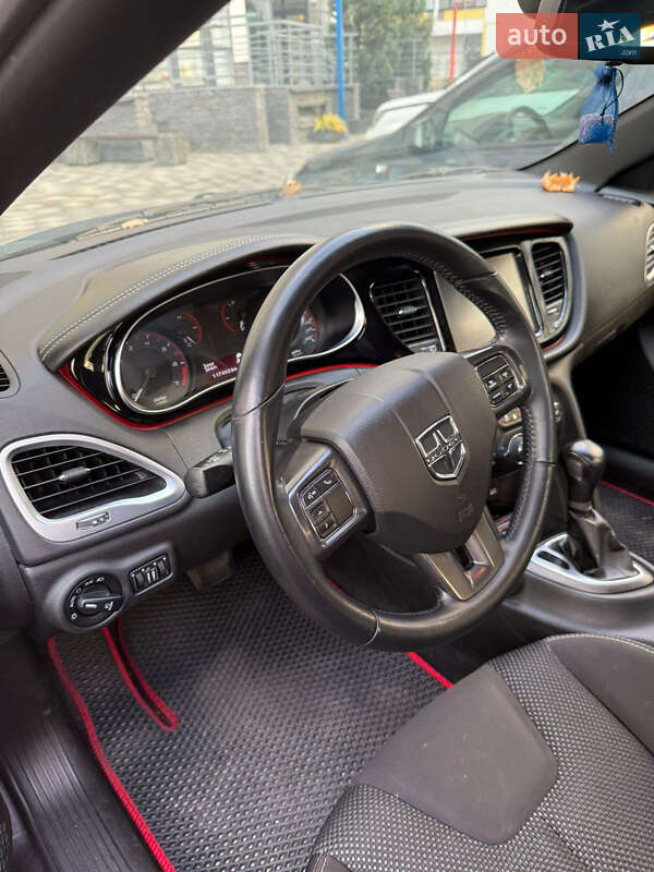 Седан Dodge Dart 2015 в Вишневом фото 15 Седан Dodge Dart 2015 в Вишневом