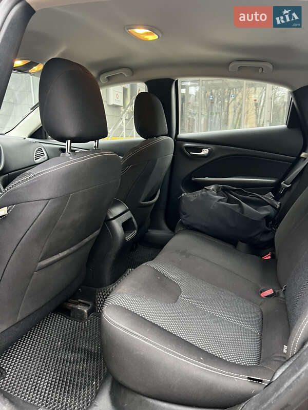 Седан Dodge Dart 2015 в Дніпрі