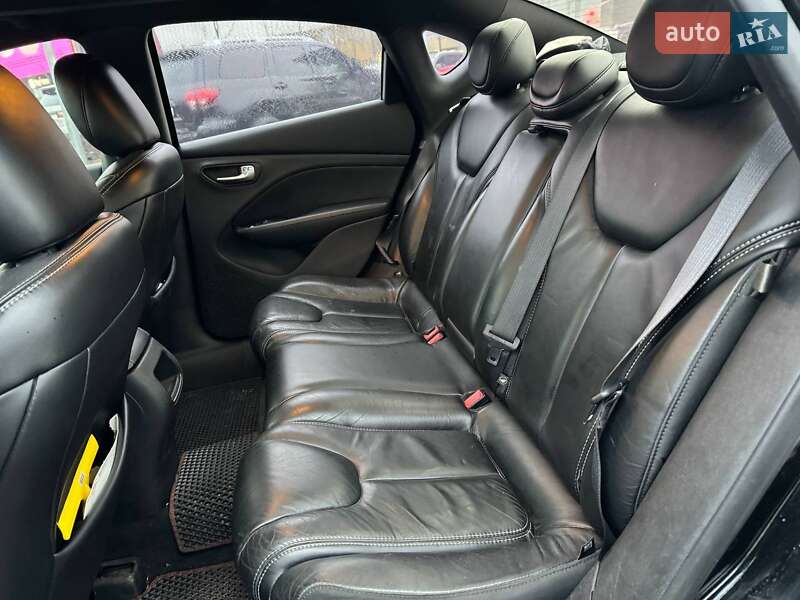 Седан Dodge Dart 2013 в Киеве