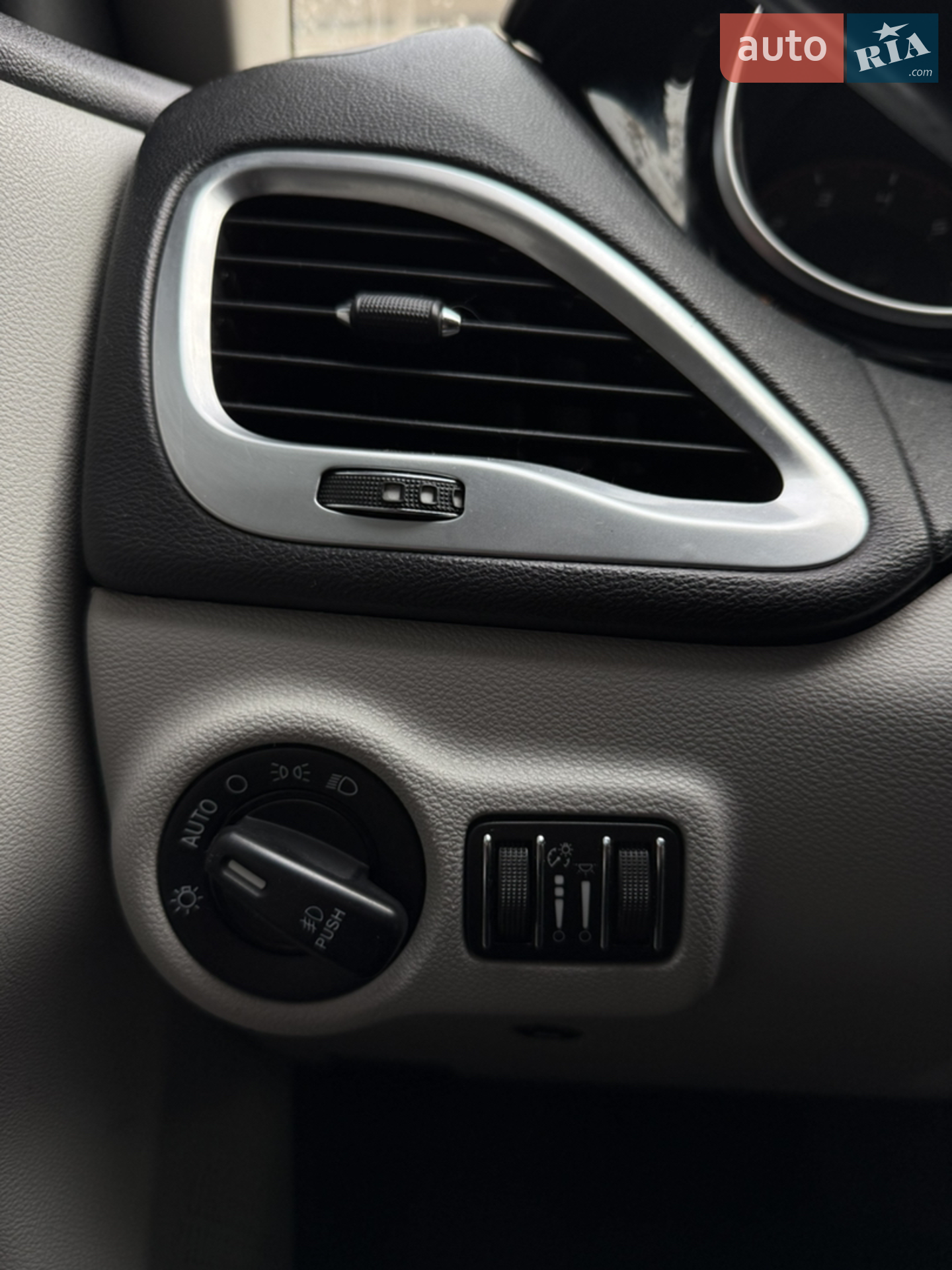 2013 Dodge Dart - мініатюра 15