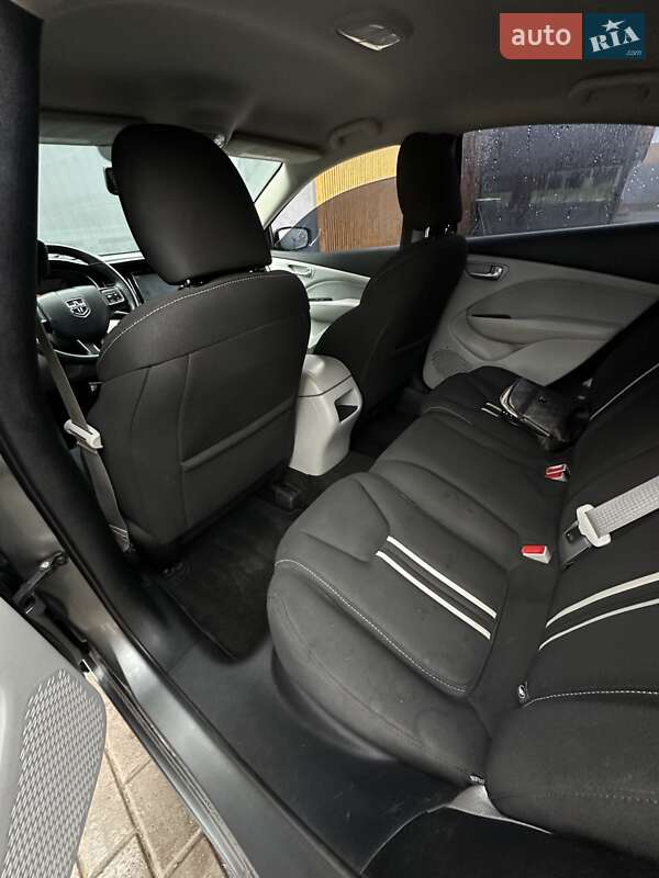 Седан Dodge Dart 2013 в Сумах