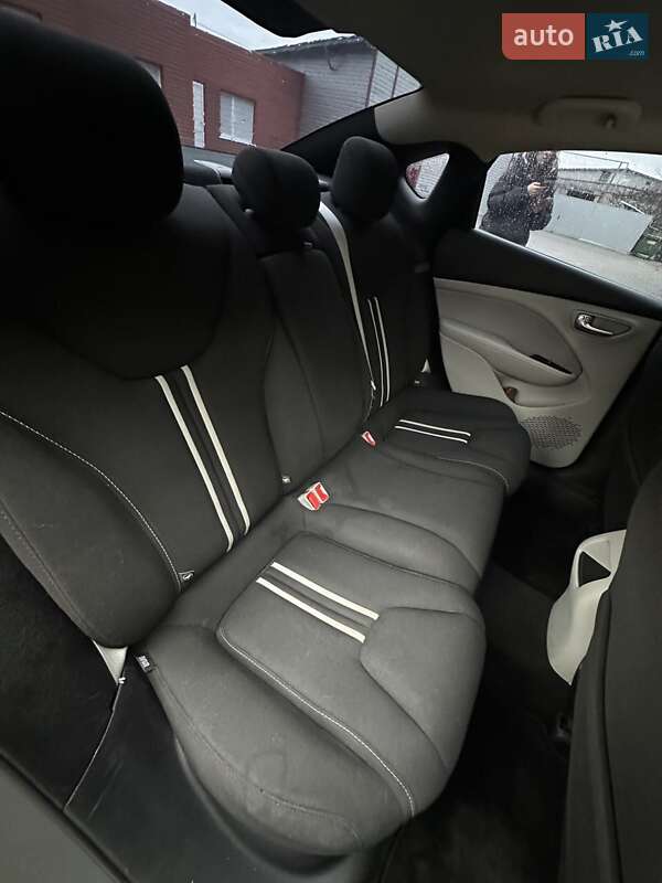 Седан Dodge Dart 2013 в Сумах