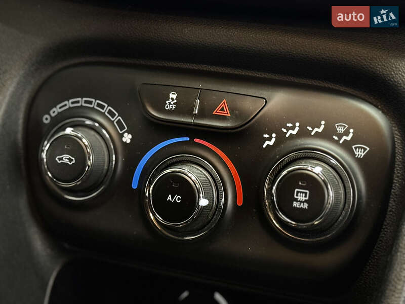 Седан Dodge Dart 2015 в Николаеве