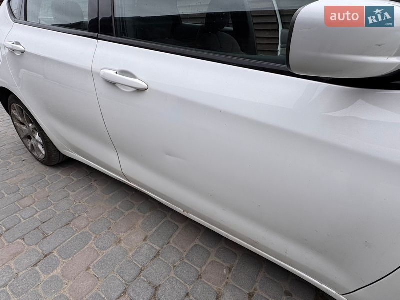 Седан Dodge Dart 2012 в Львові