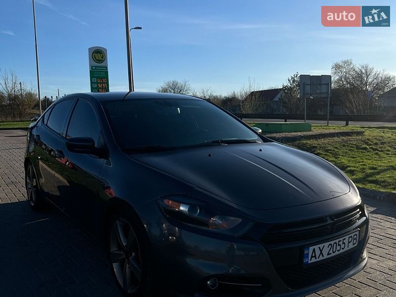 Седан Dodge Dart 2015 в Краснограді