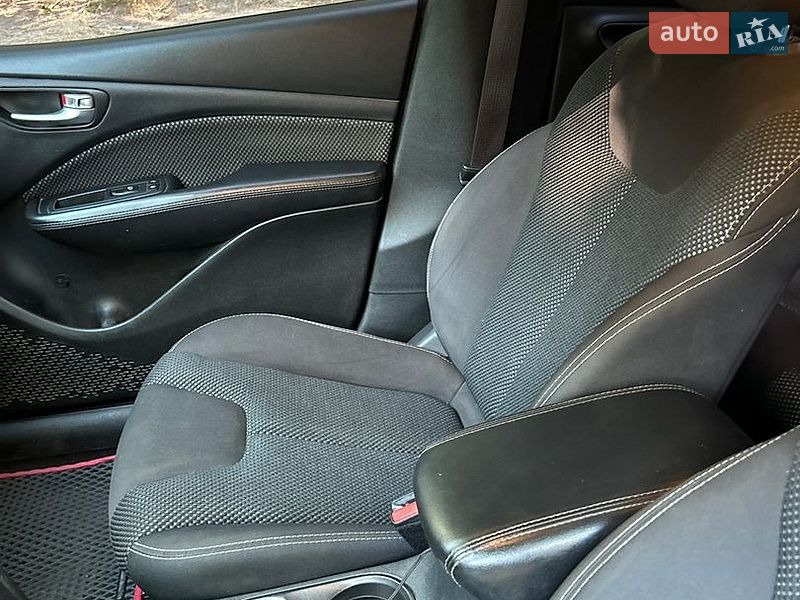 Седан Dodge Dart 2015 в Дніпрі
