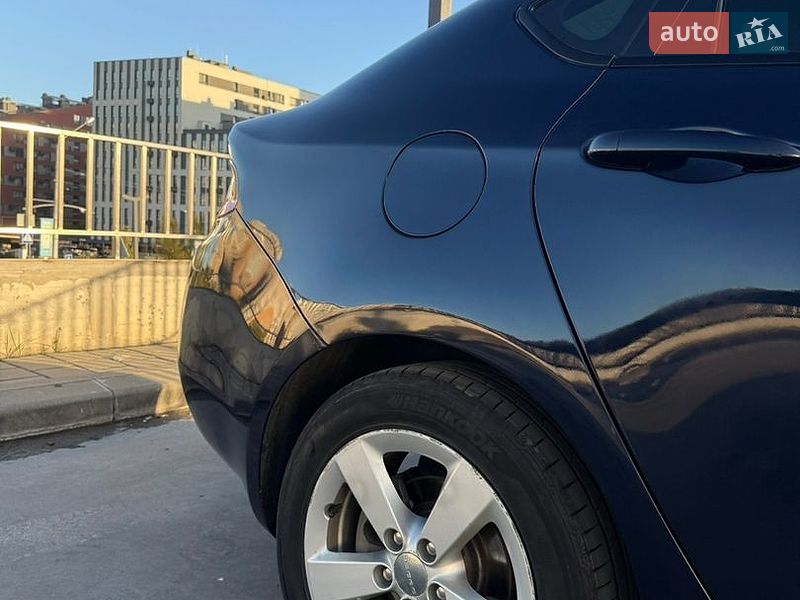 Седан Dodge Dart 2016 в Львове