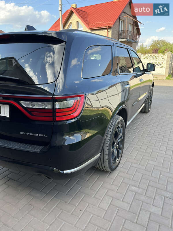 Позашляховик / Кросовер Dodge Durango 2016 в Рівному