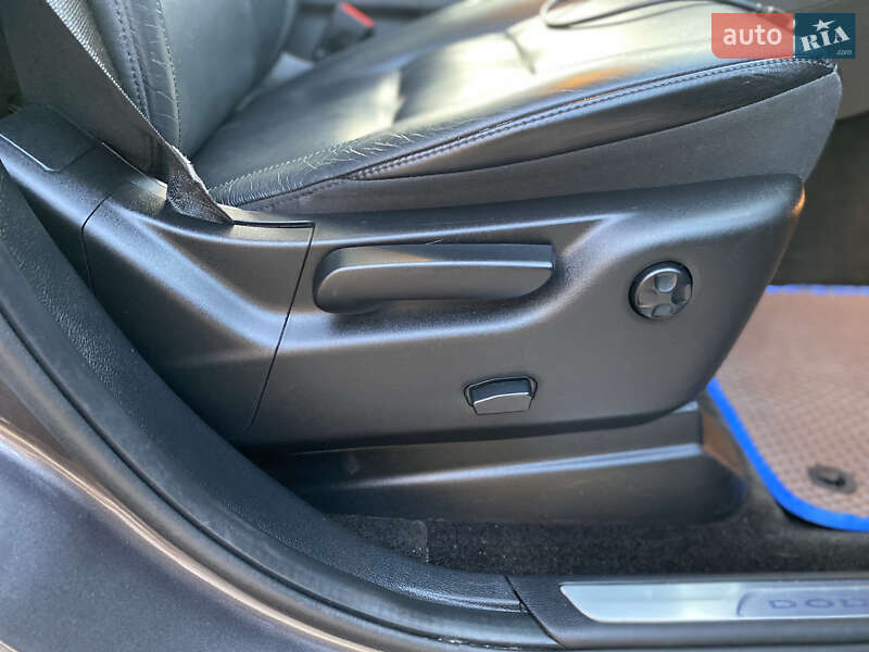 Внедорожник / Кроссовер Dodge Durango 2015 в Стрые