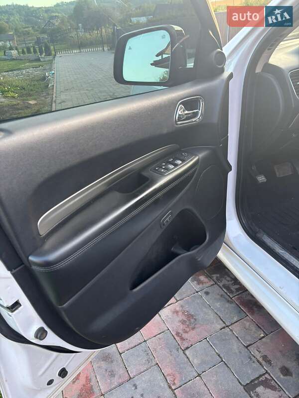 Внедорожник / Кроссовер Dodge Durango 2017 в Черновцах