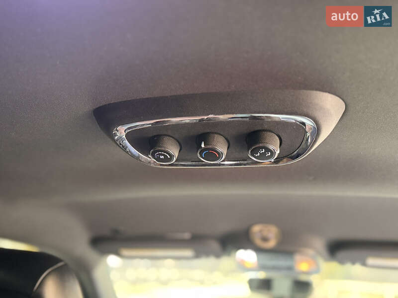 Внедорожник / Кроссовер Dodge Durango 2018 в Краснограде