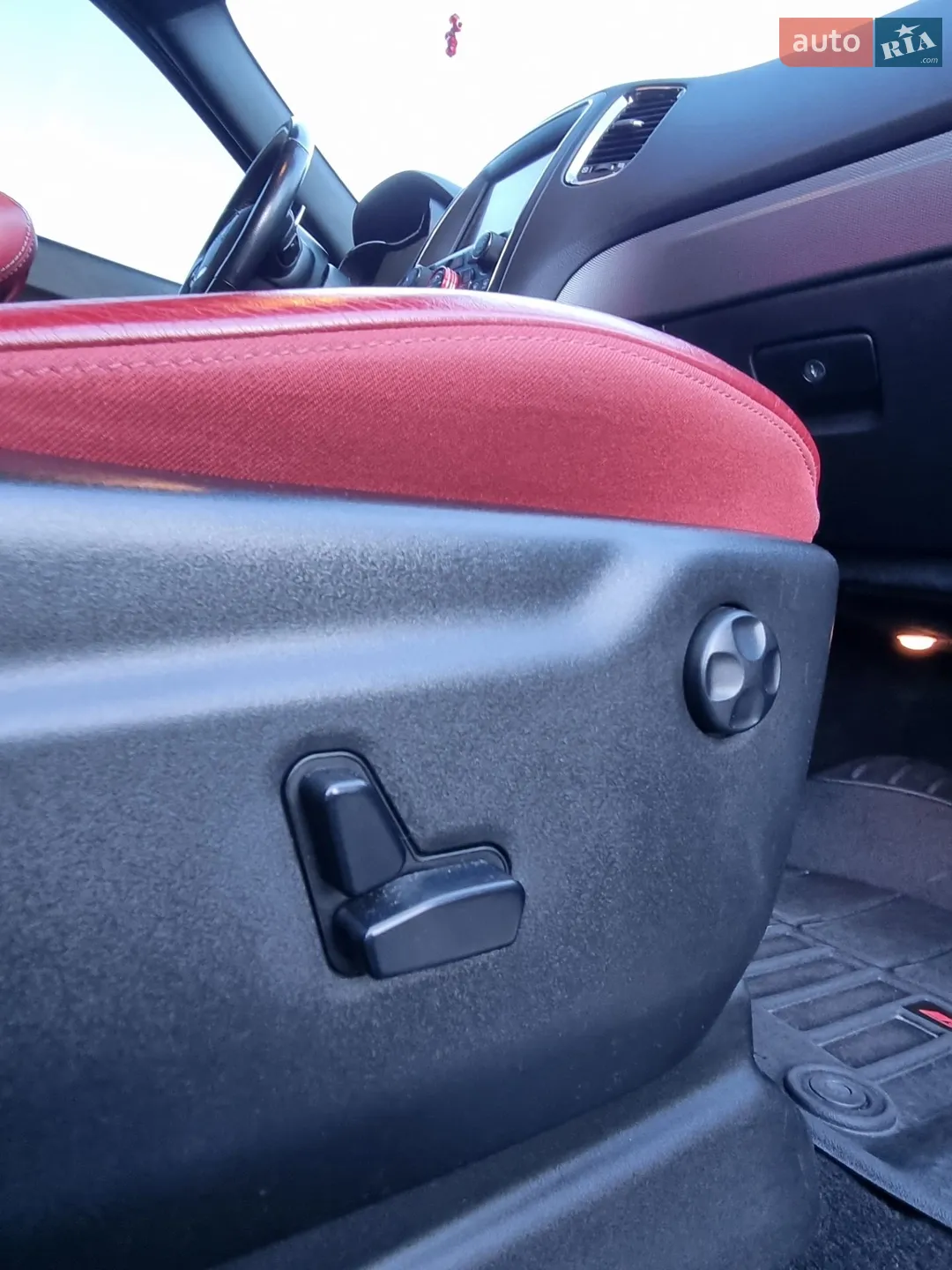 2019 Dodge Durango - мініатюра 11