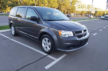 Минивэн Dodge Grand Caravan 2016 в Киеве