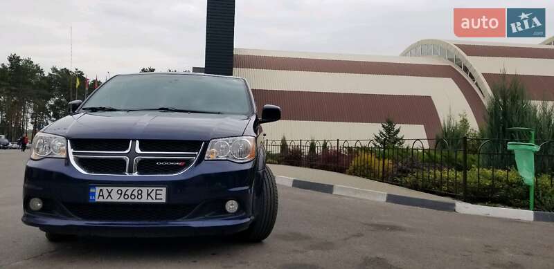 Минивэн Dodge Grand Caravan 2017 в Львове