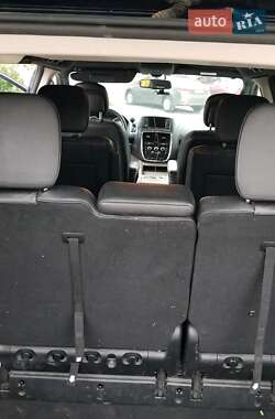 Минивэн Dodge Grand Caravan 2017 в 