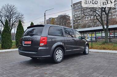 Мінівен Dodge Grand Caravan 2016 в Києві