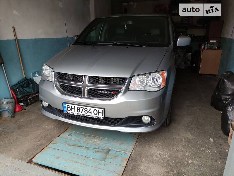 Минивэн Dodge Grand Caravan 2018 в Днепре