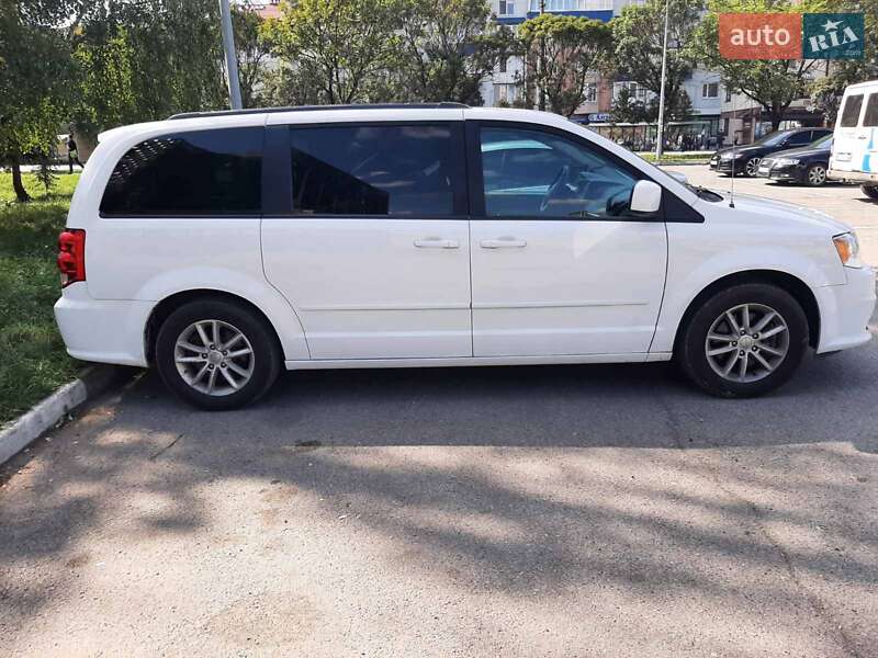 Мінівен Dodge Grand Caravan 2016 в Івано-Франківську