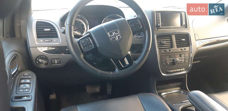 Мінівен Dodge Grand Caravan 2017 в Києві