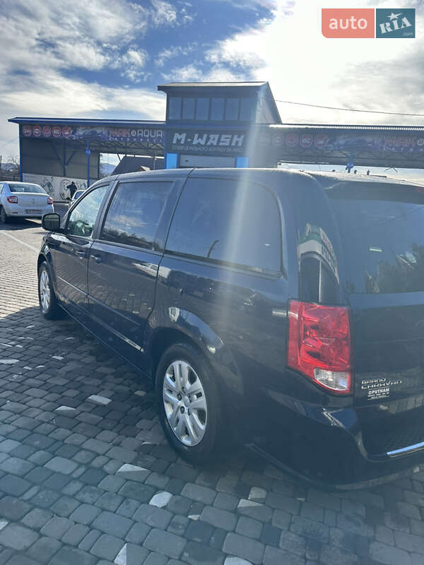 Мінівен Dodge Grand Caravan 2014 в Чернівцях