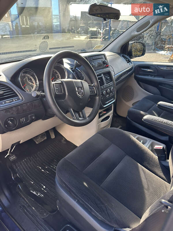 Мінівен Dodge Grand Caravan 2014 в Чернівцях