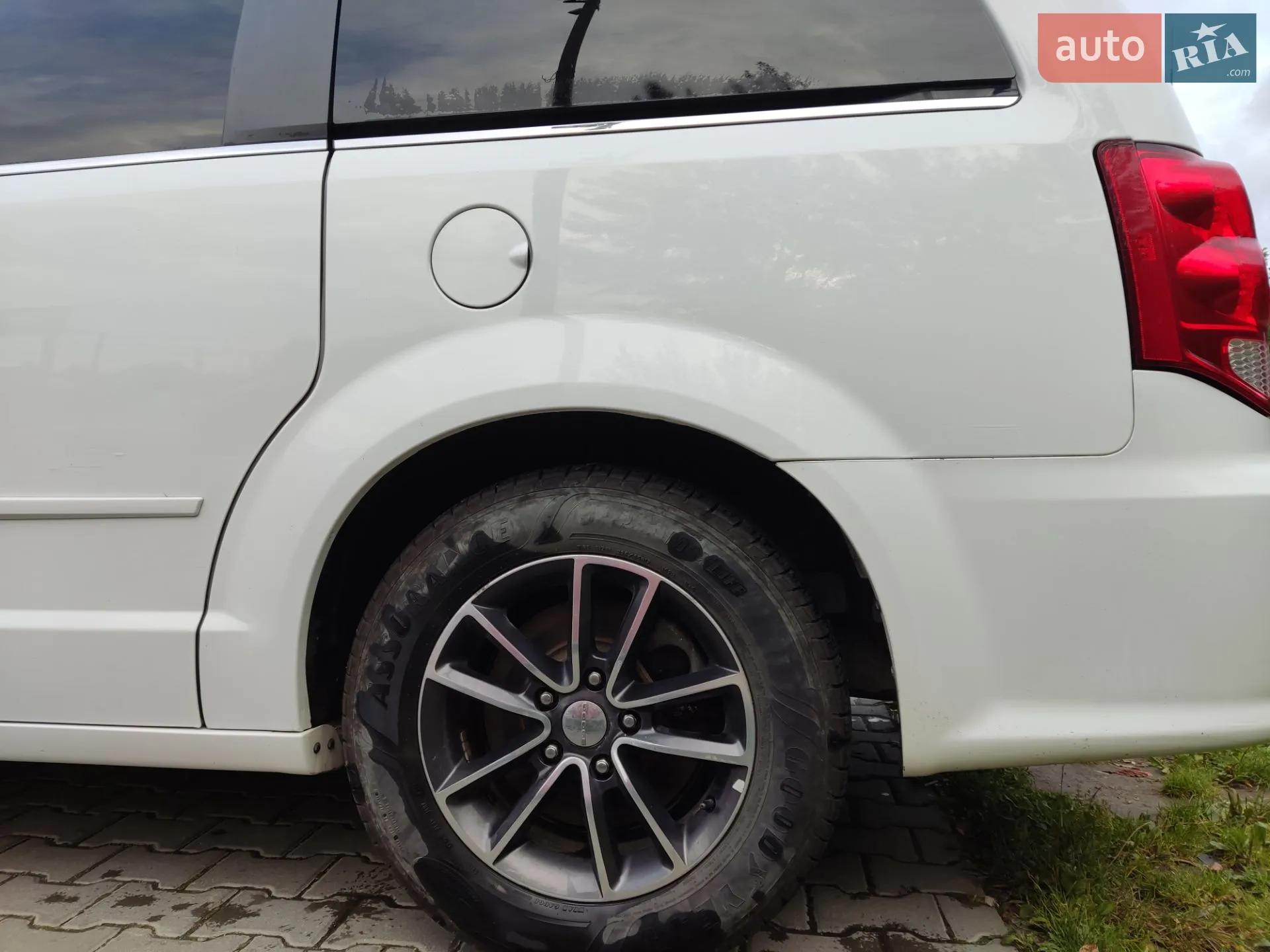 2017 Dodge Caravan - мініатюра 10