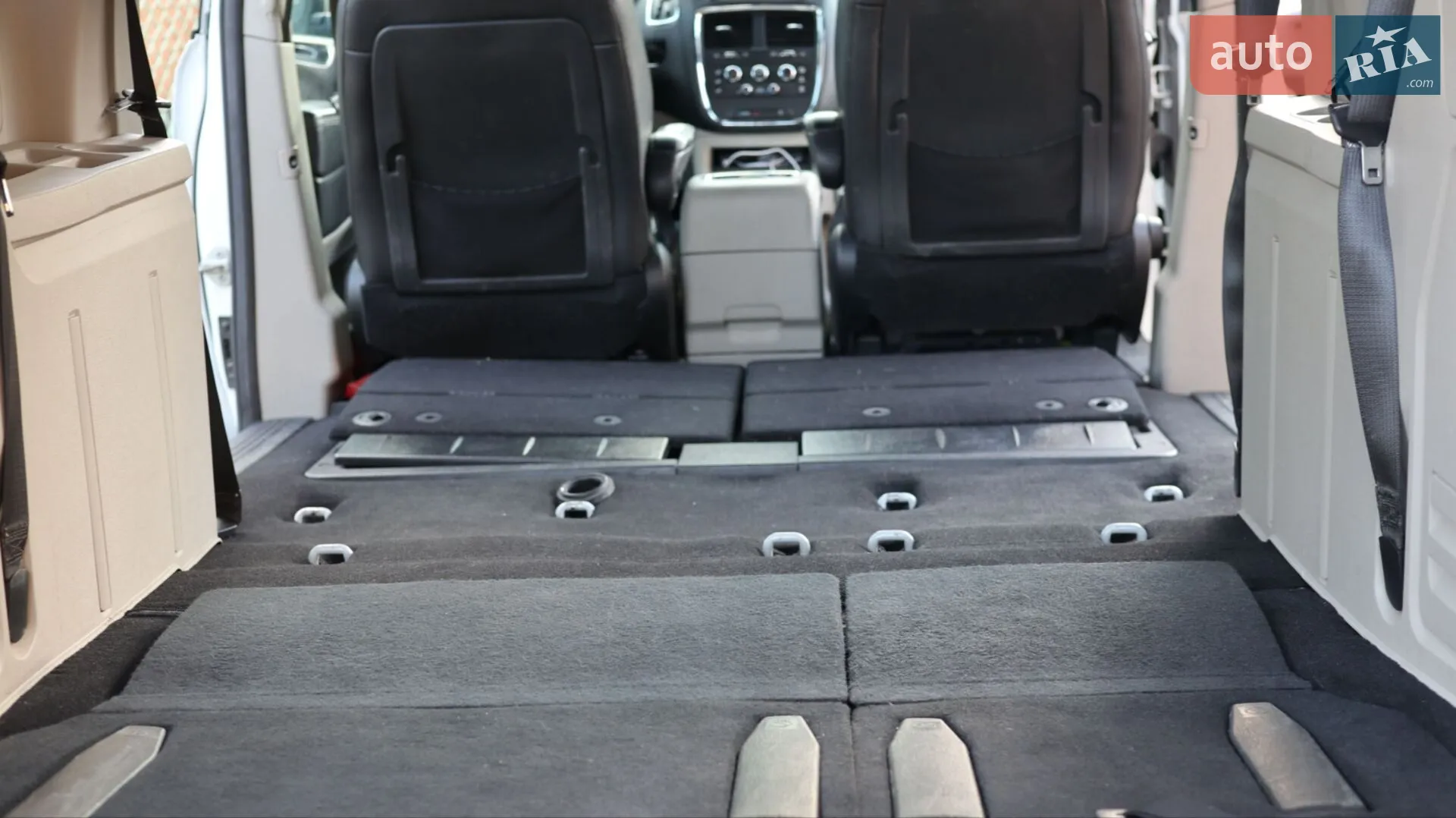 2017 Dodge Caravan - мініатюра 16