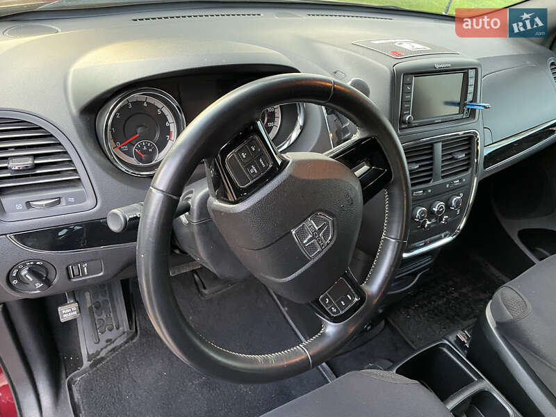 Минивэн Dodge Grand Caravan 2018 в Дрогобыче