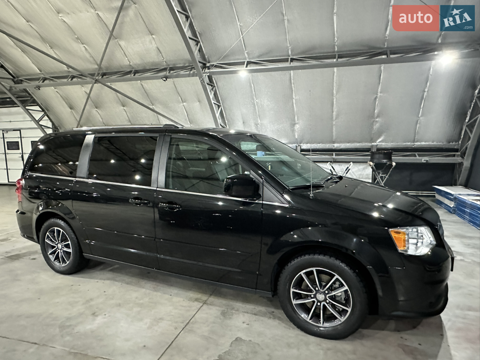 2016 Dodge Caravan - мініатюра 8