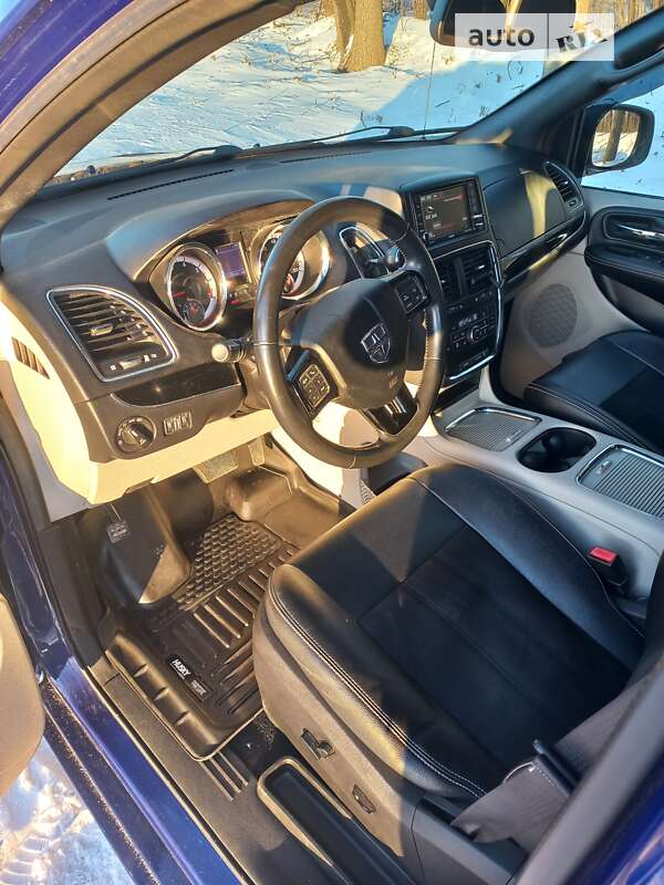 Минивэн Dodge Grand Caravan 2019 в Полтаве
