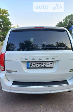 Мінівен Dodge Grand Caravan 2015 в Житомирі