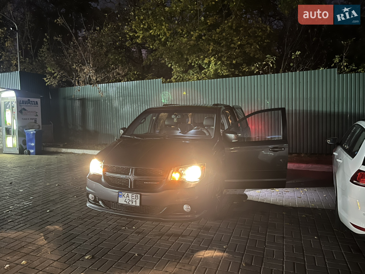 2016 Dodge Caravan - мініатюра 11